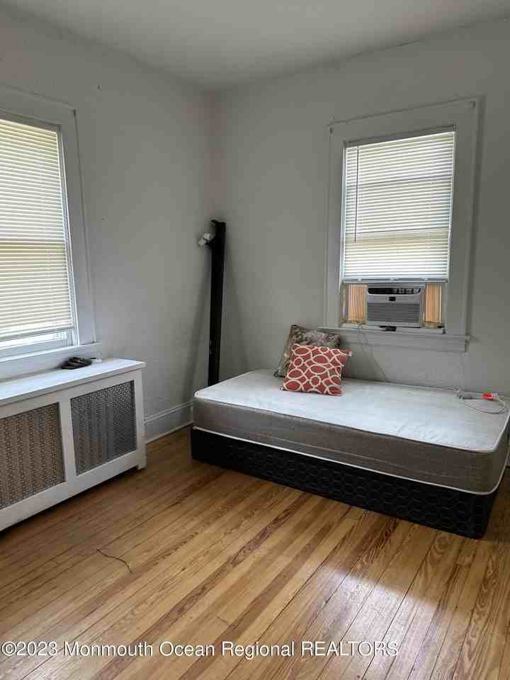 8 Royal Pl - Photo 6 of 7