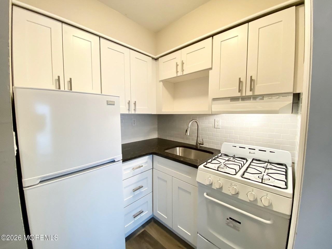 709 Ocean Ave #18 - Photo 3 of 18