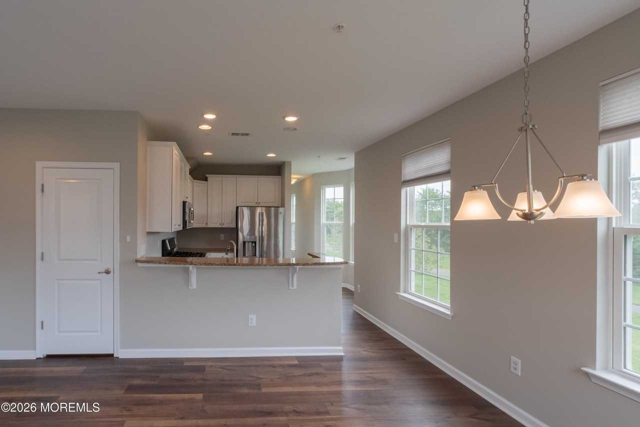 24 Kyle Dr - Photo 5 of 29