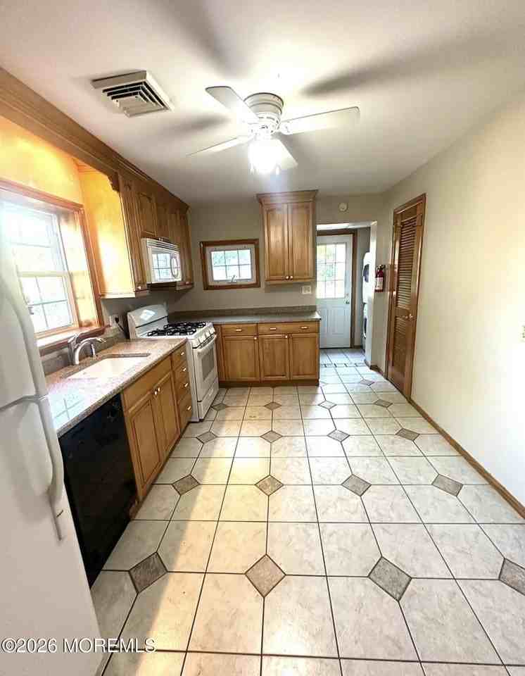 14 Manning Pl - Photo 5 of 10