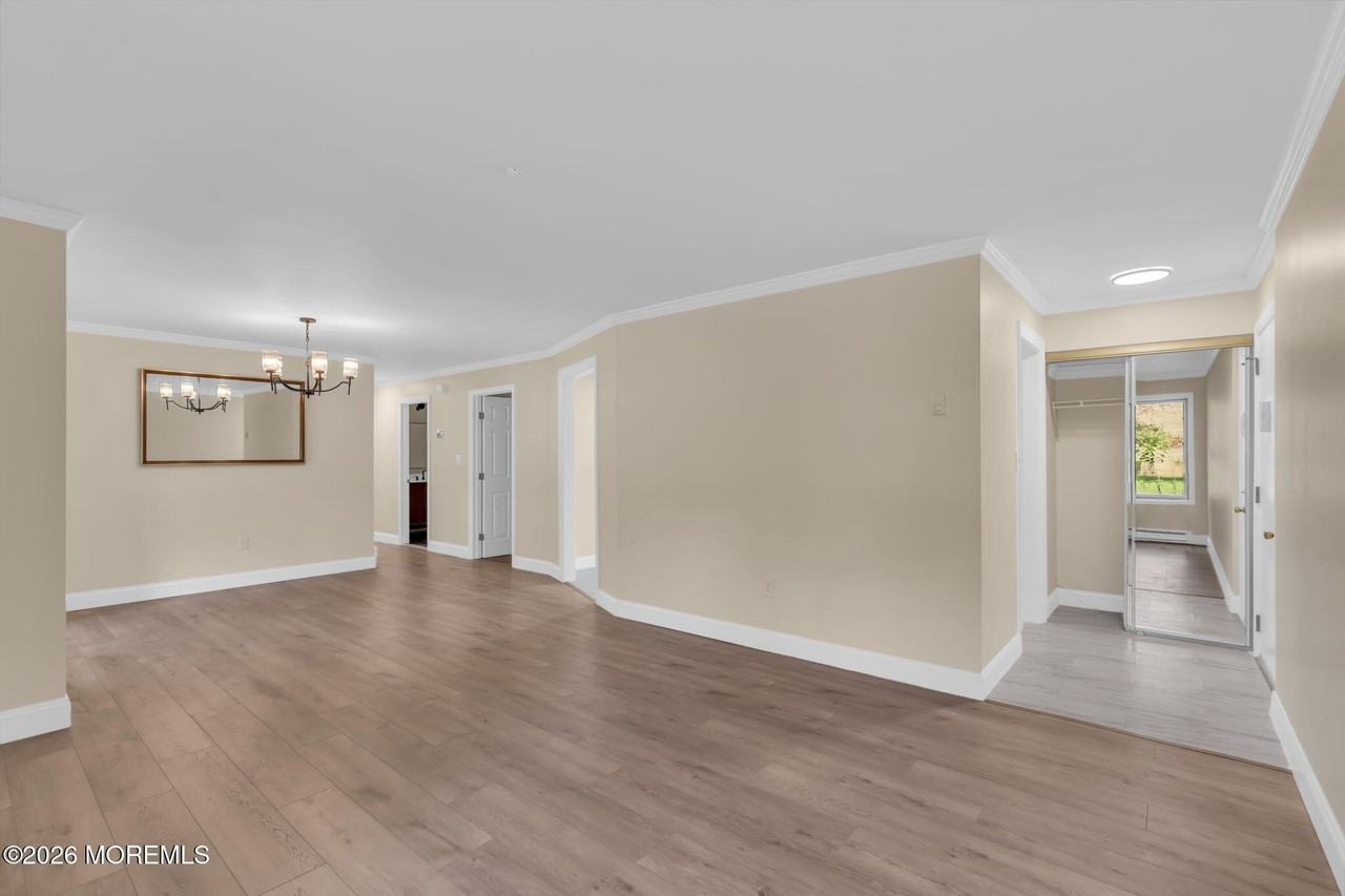 39 Meadow Green Cir #D - Photo 3 of 20