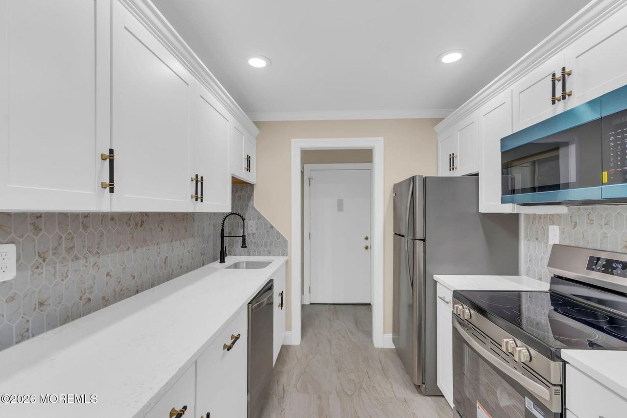 39 Meadow Green Cir #D - Photo 5 of 20