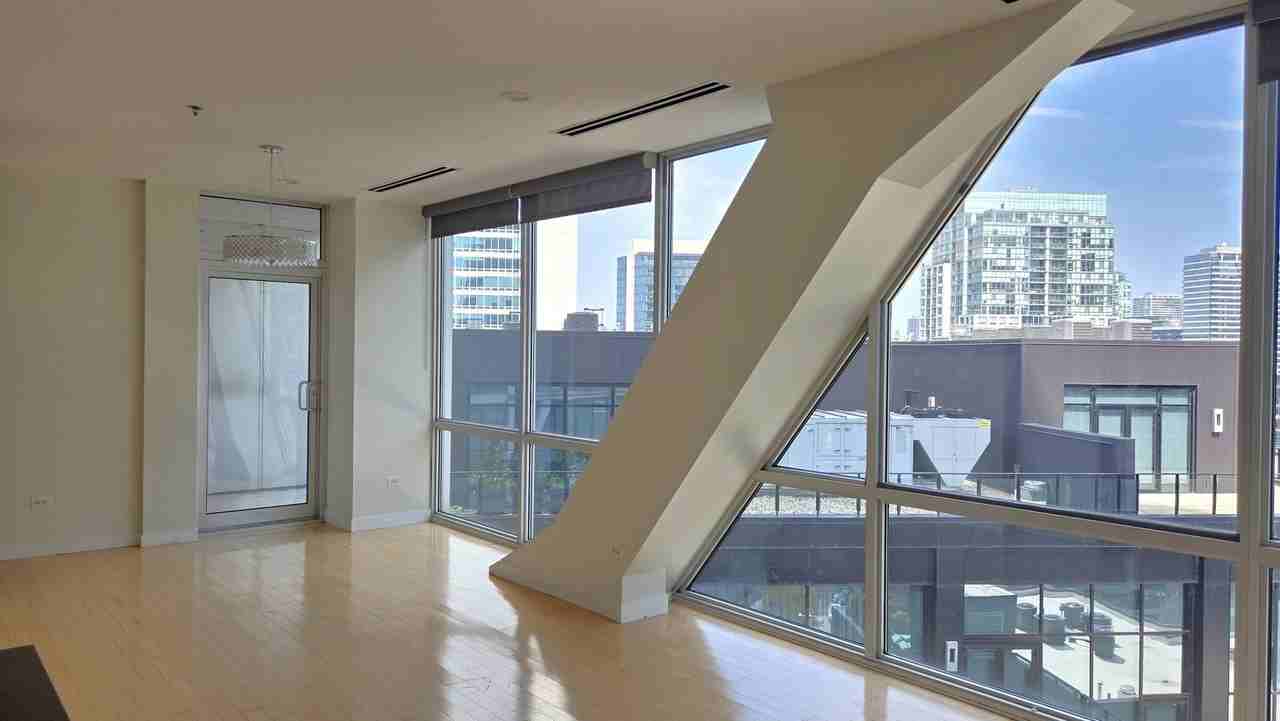 510 W Erie St #1007 - Photo 4 of 21