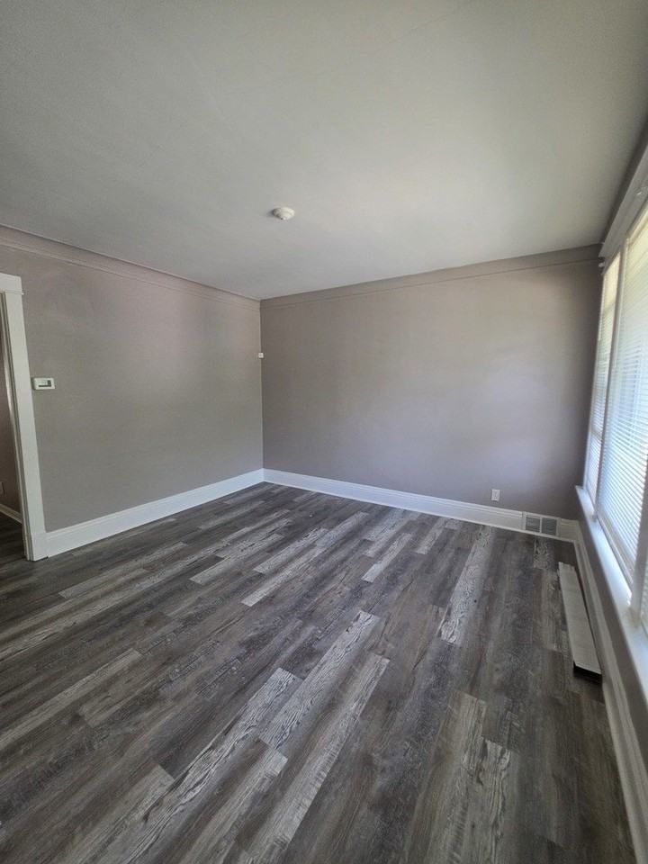 309 E 120th Pl - Photo 3 of 11
