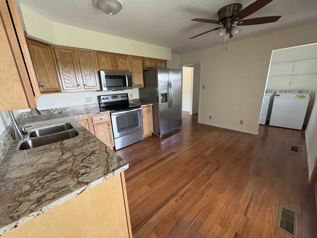 1901 Kenny Ave - Photo 4 of 14