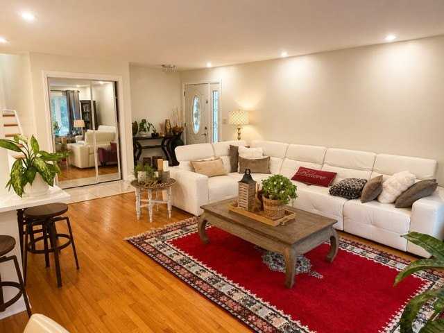 4262 W Pratt Ave - Photo 2 of 16