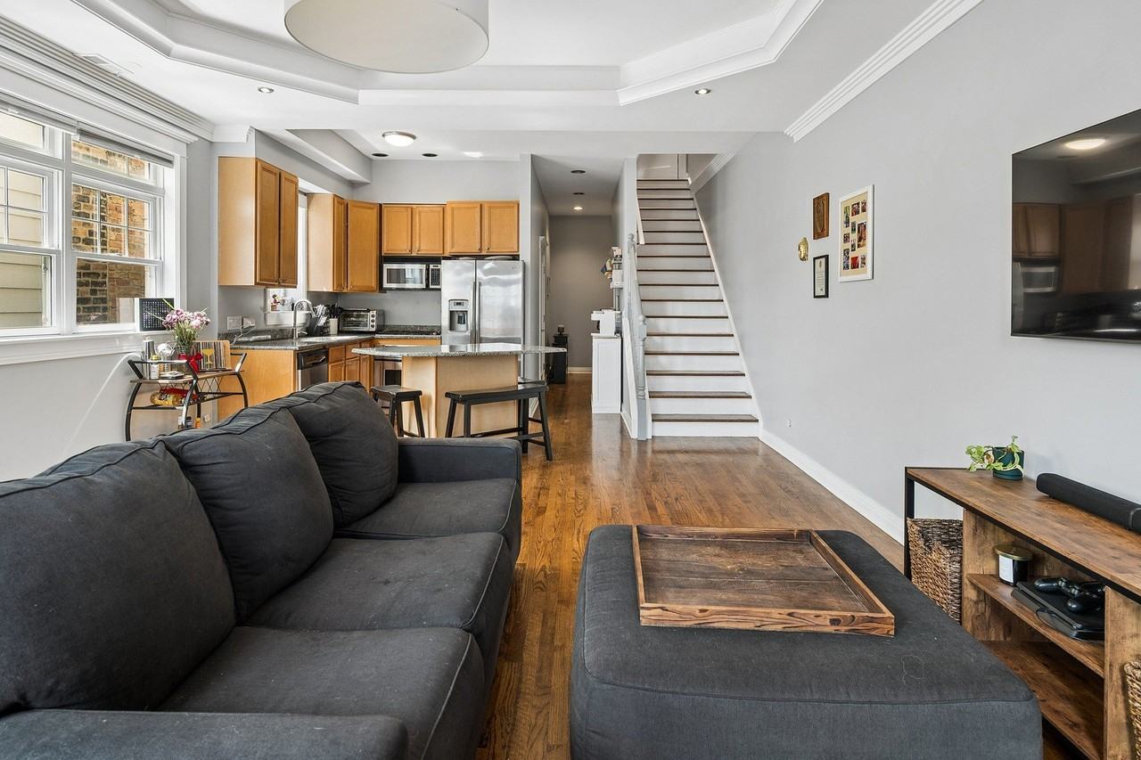3755 N Wilton Ave #3SE - Photo 4 of 21