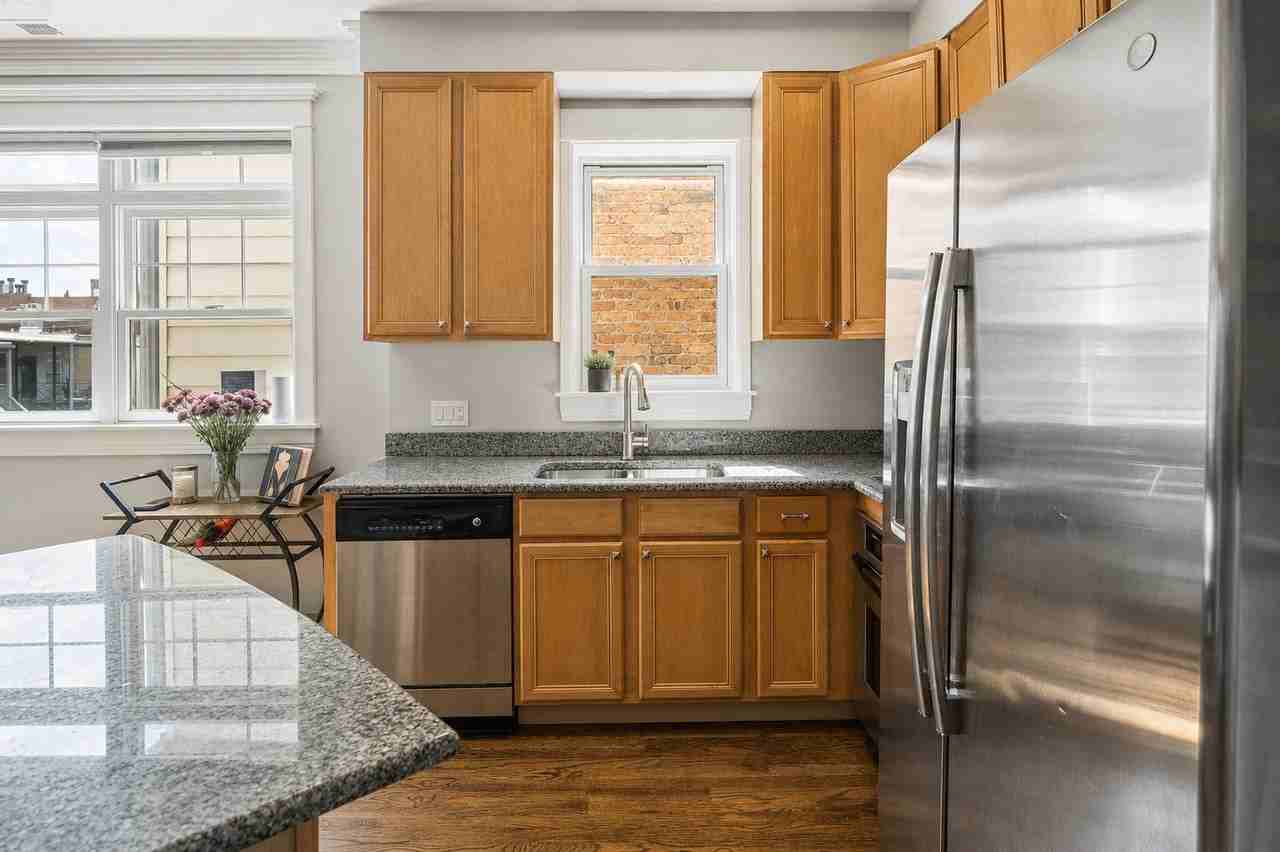 3755 N Wilton Ave #3SE - Photo 6 of 21
