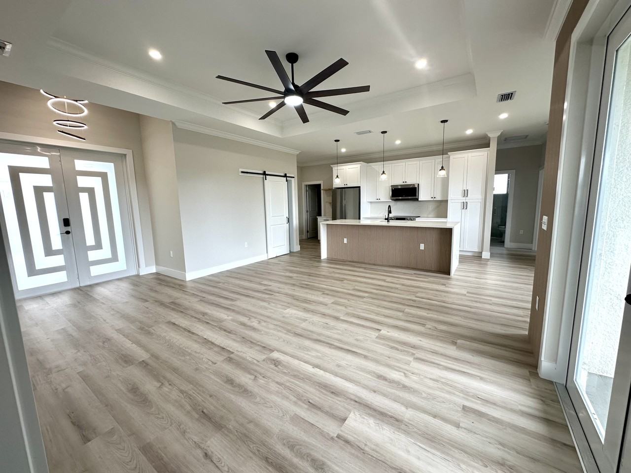 921 Norton Ave S #0 - Photo 5 of 24