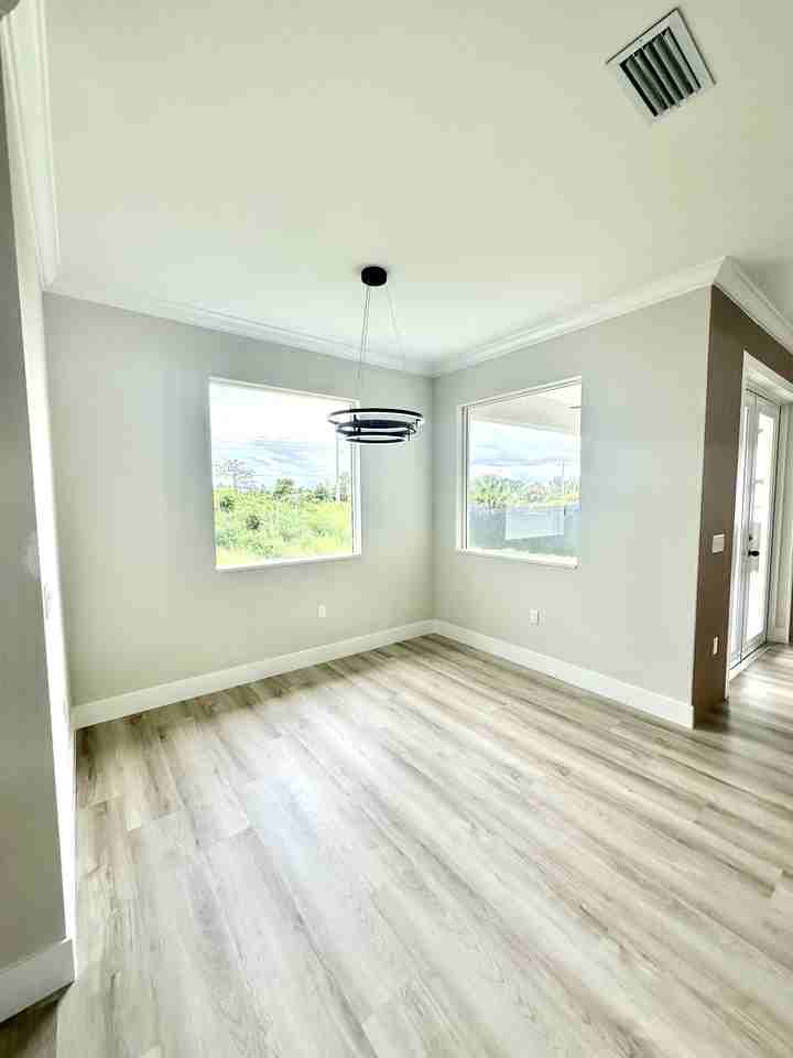 921 Norton Ave S #0 - Photo 6 of 24