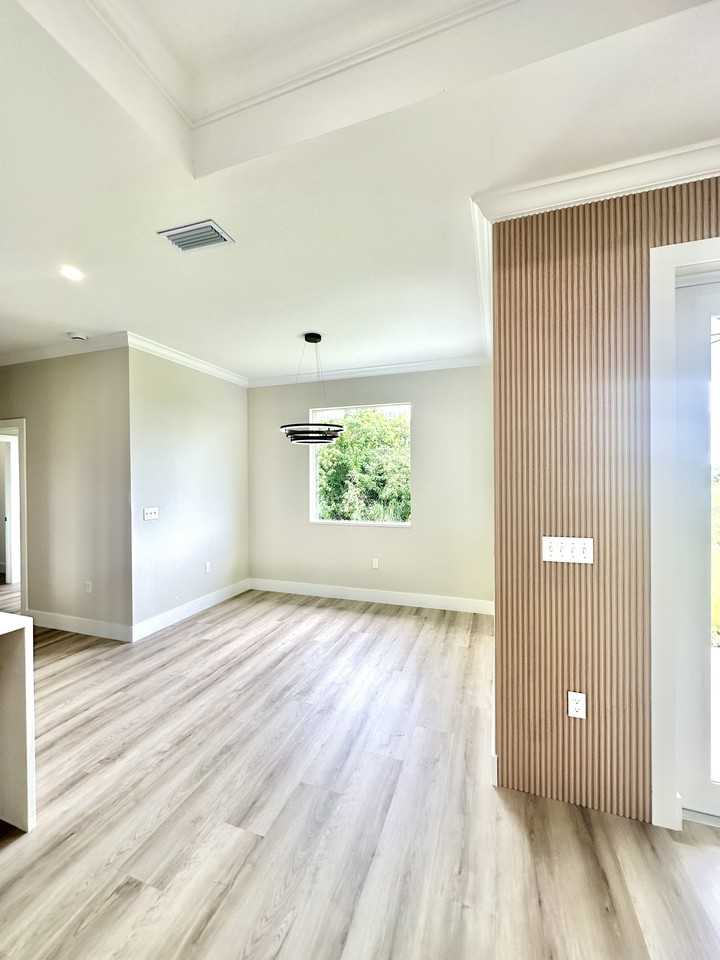 921 Norton Ave S #0 - Photo 7 of 24