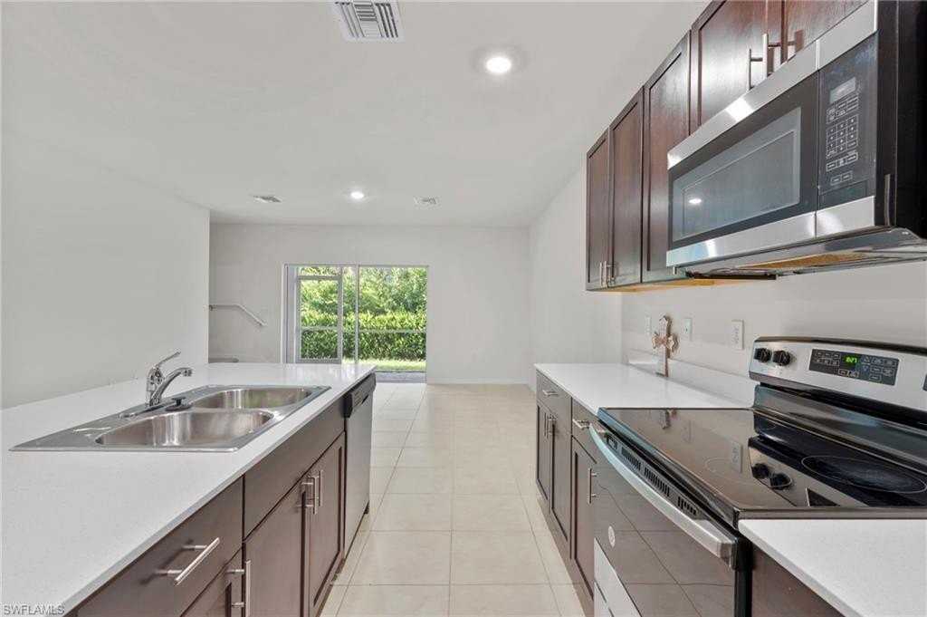 15535 Wildflower Cir - Photo 7 of 33