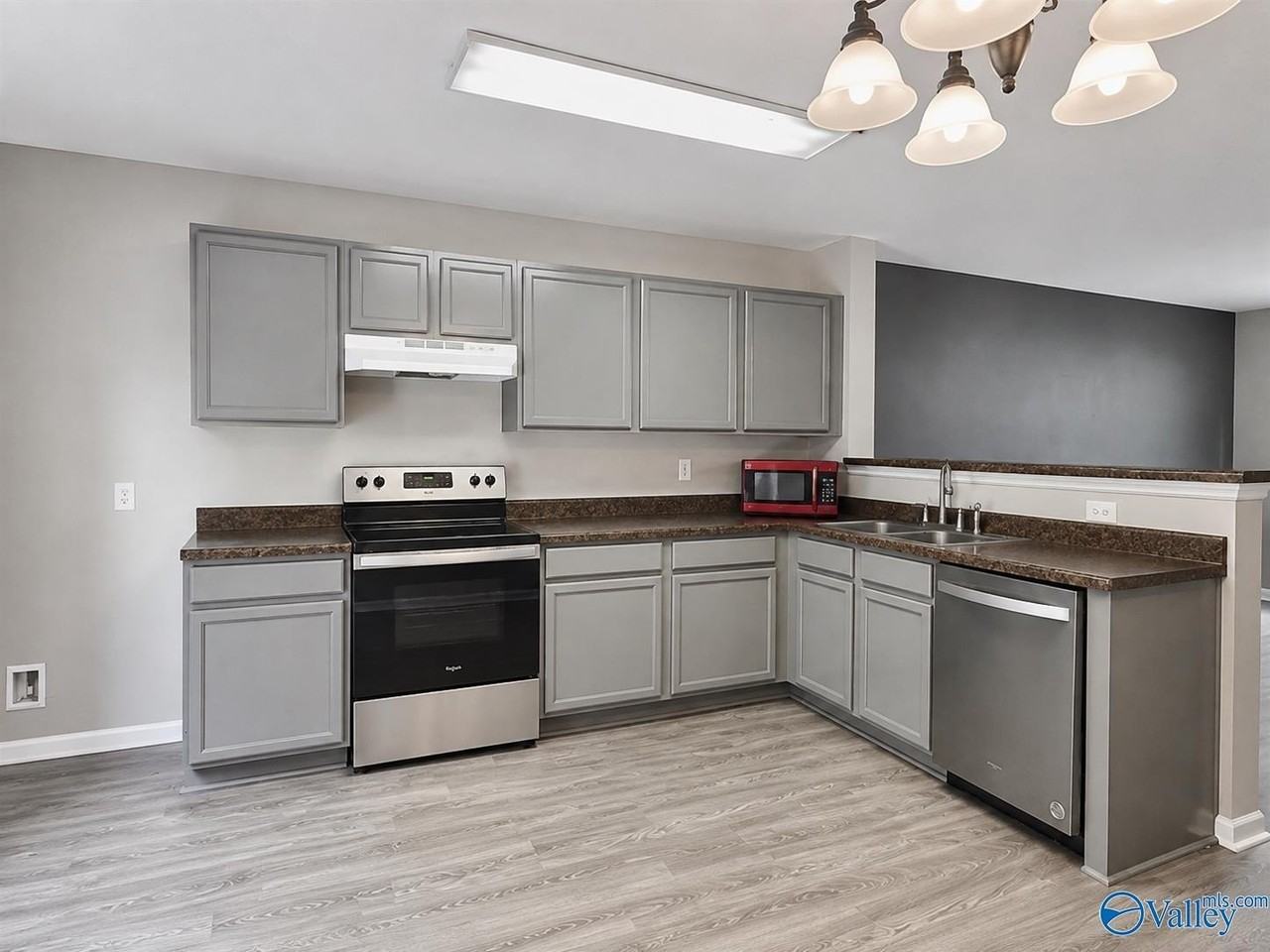 126 Sedgewick Dr - Photo 5 of 17