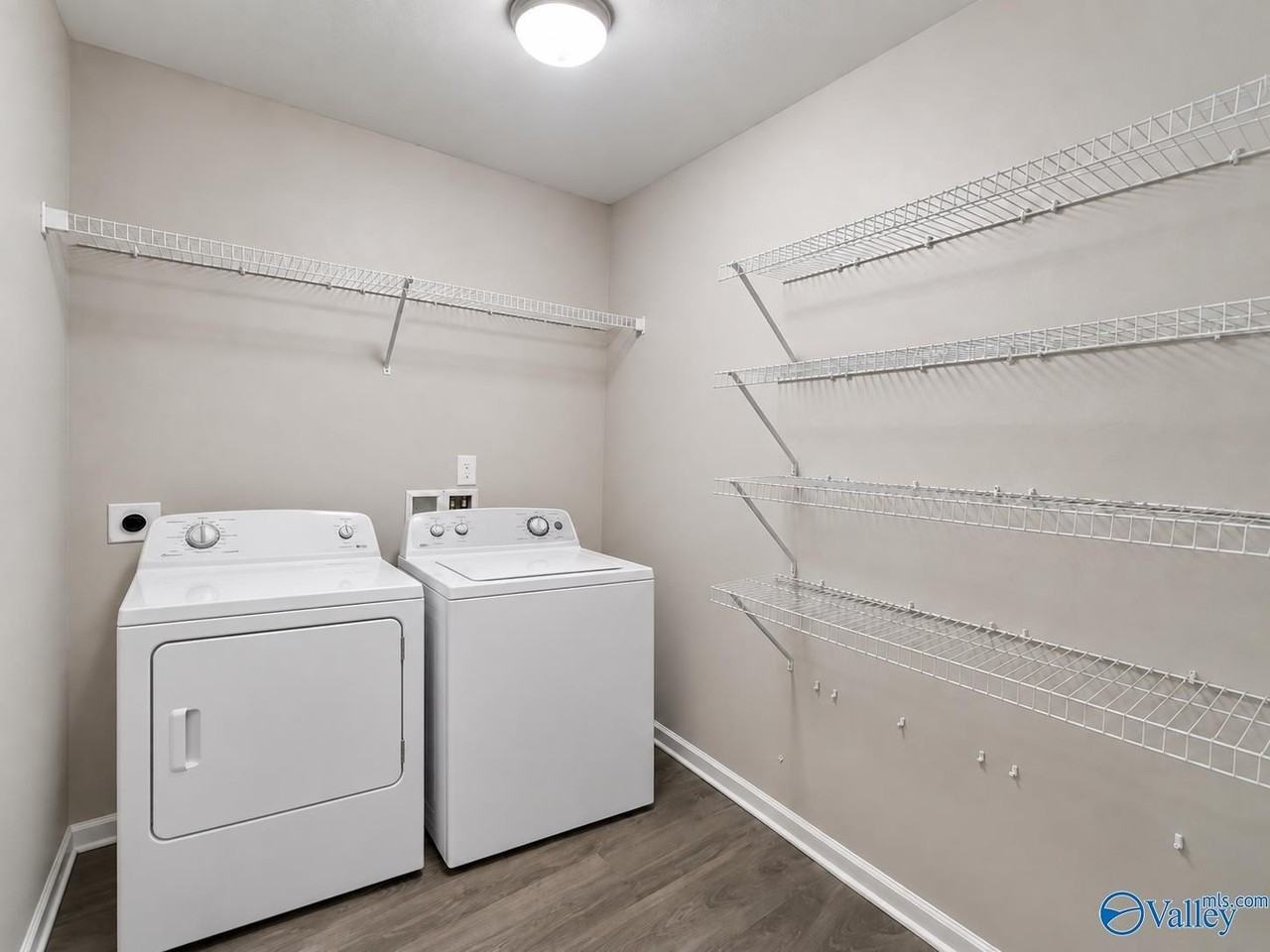 126 Sedgewick Dr - Photo 7 of 17