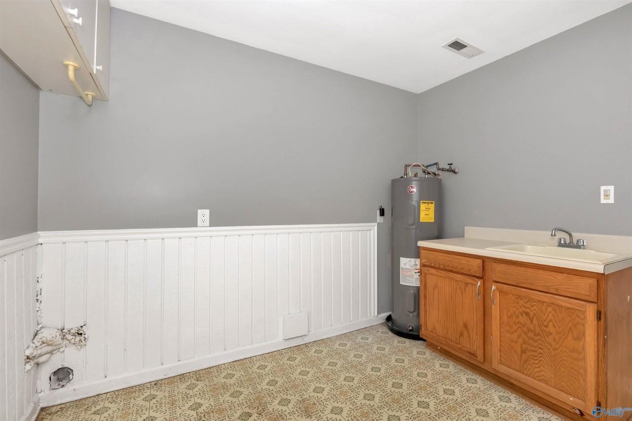 104 Sunset Cir - Photo 5 of 34