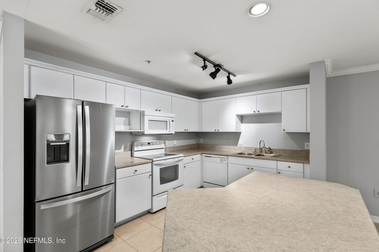 3591 Kernan Blvd S #118 - Photo 7 of 27