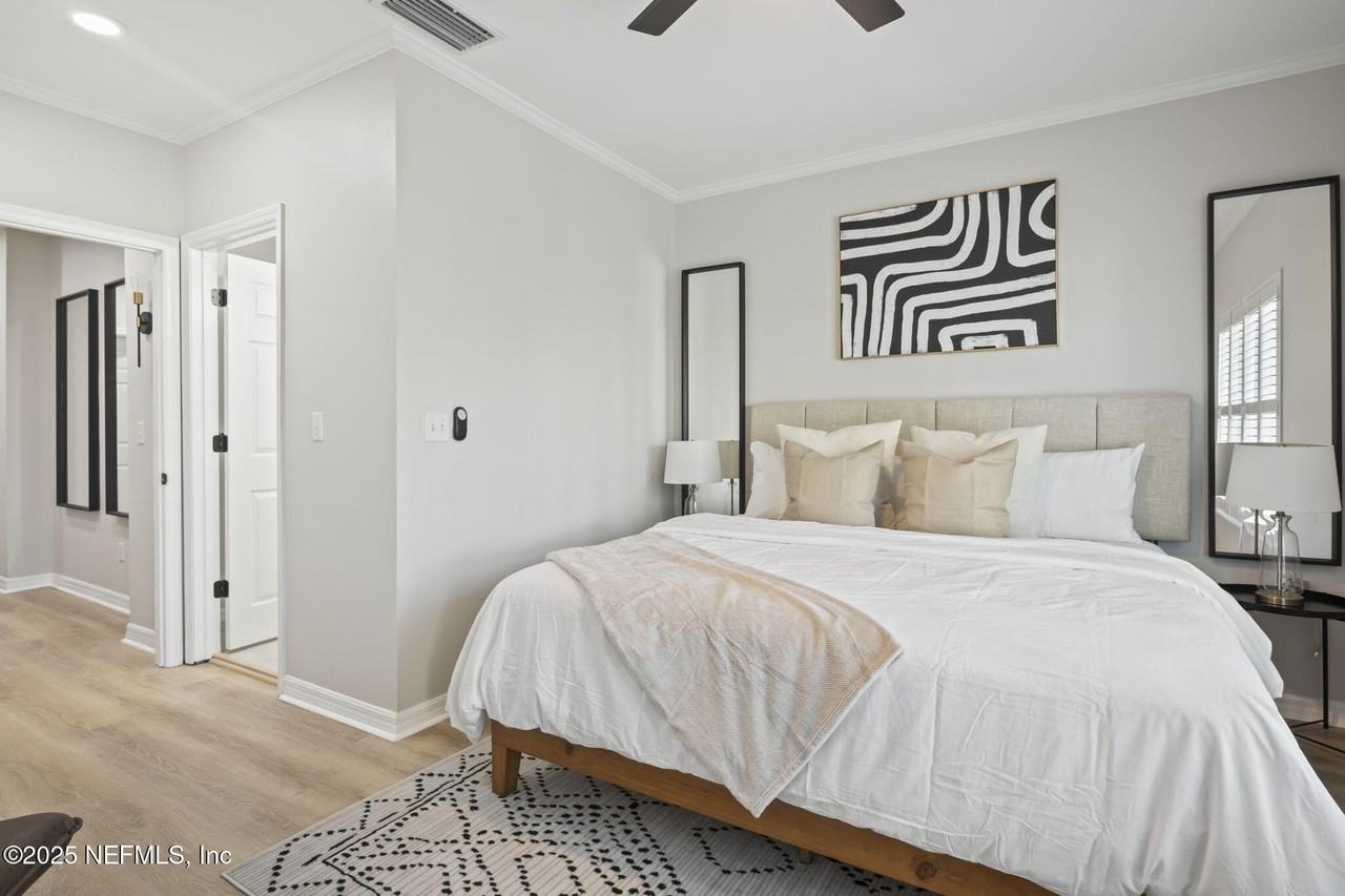 509 N Market St - Photo 5 of 13