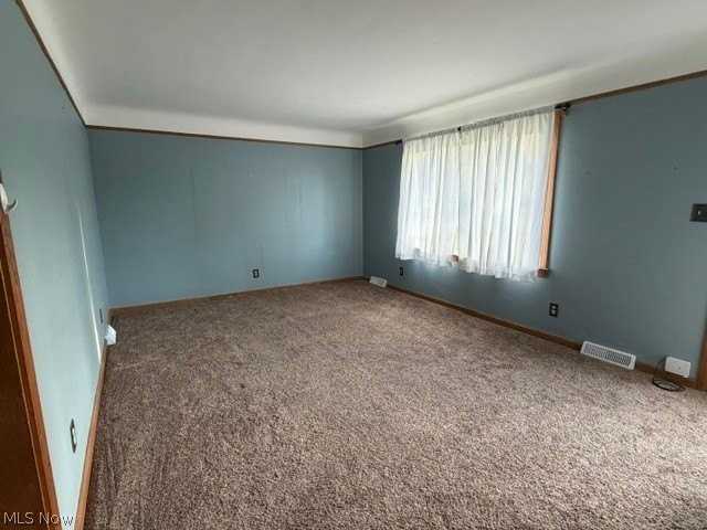 2191 Frostwood Dr - Photo 2 of 15