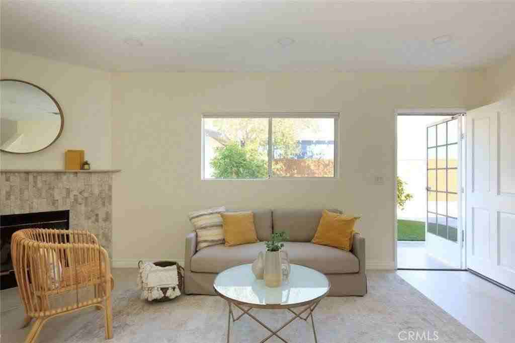 1737 N Lima St - Photo 2 of 9