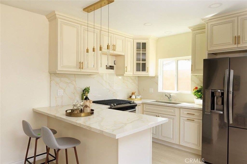 1737 N Lima St - Photo 3 of 9