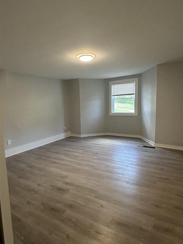 4248 Broadway - Photo 4 of 4