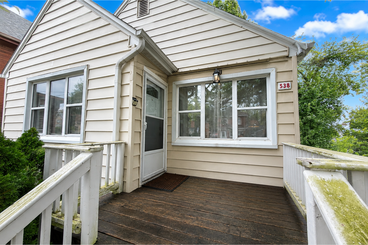 538 Quebec Street - Photo 2 of 22