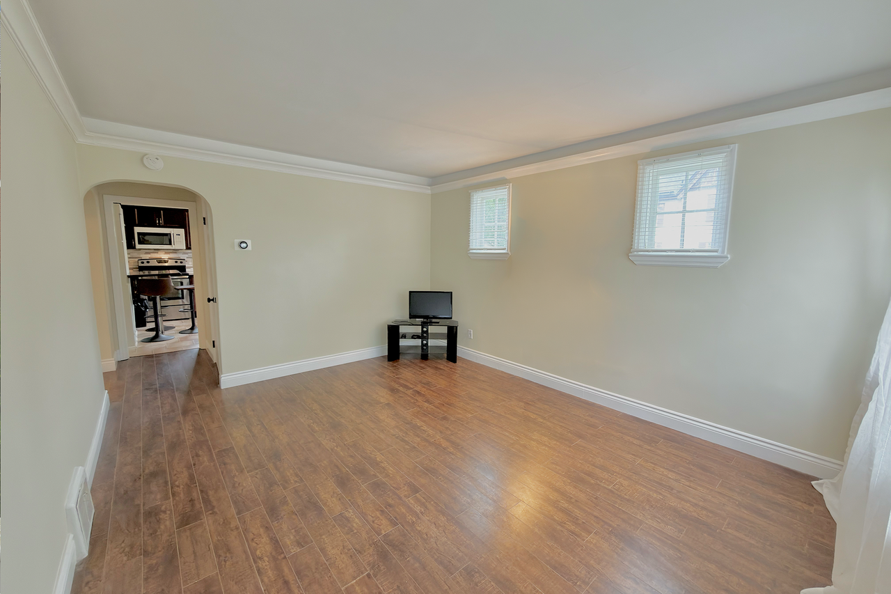 538 Quebec Street - Photo 4 of 22