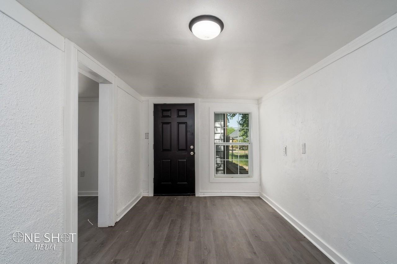 617 Grand Ave #1-2 - Photo 5 of 11