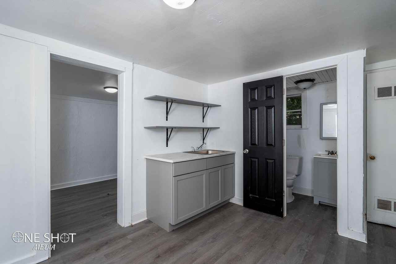 617 Grand Ave #1-2 - Photo 7 of 11