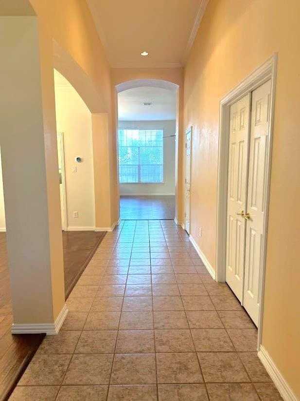 4501 Brenda Dr - Photo 2 of 35