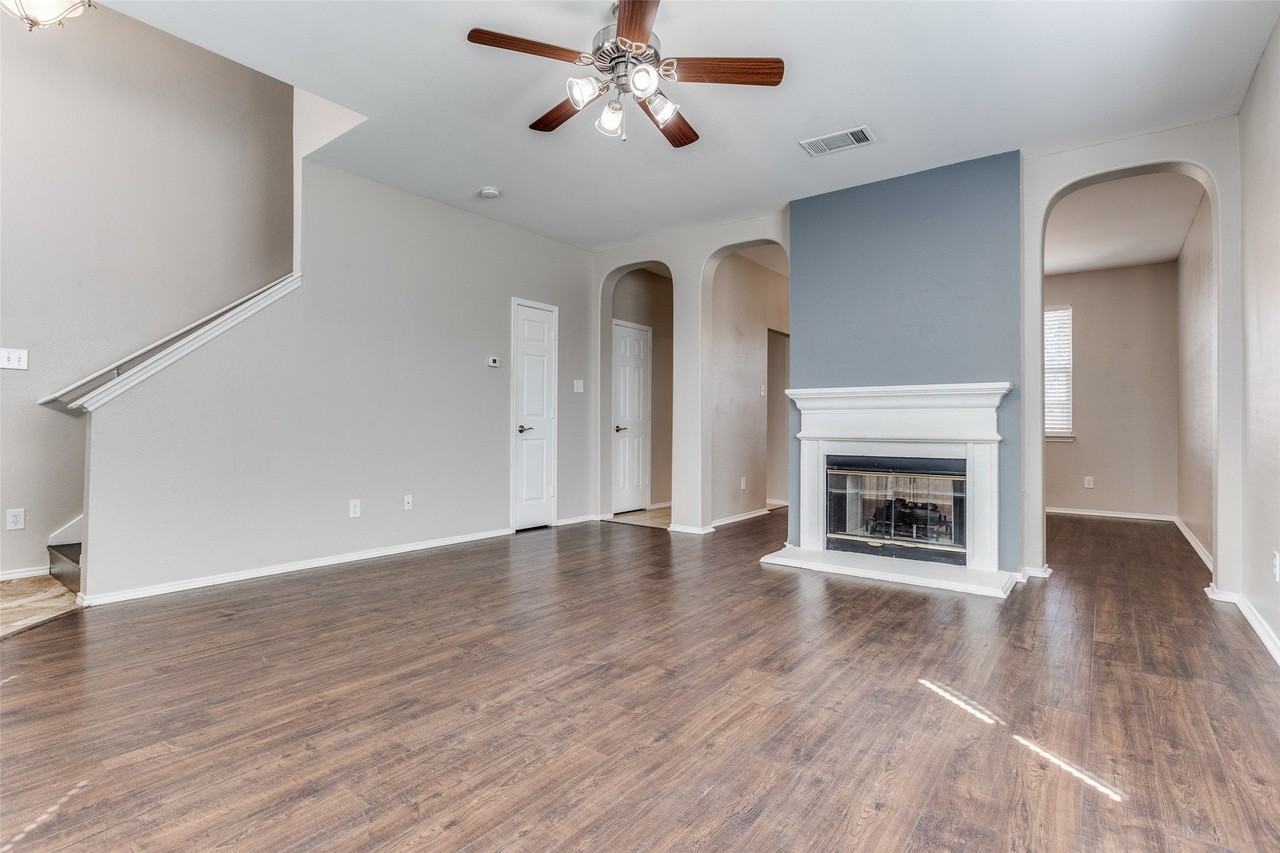 1313 Cedar Branch Dr - Photo 2 of 11