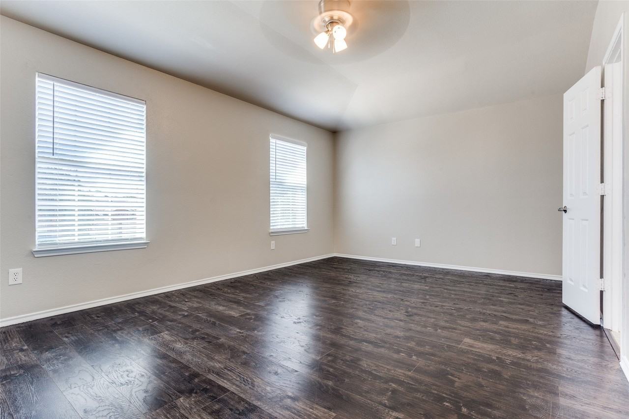 1313 Cedar Branch Dr - Photo 7 of 11