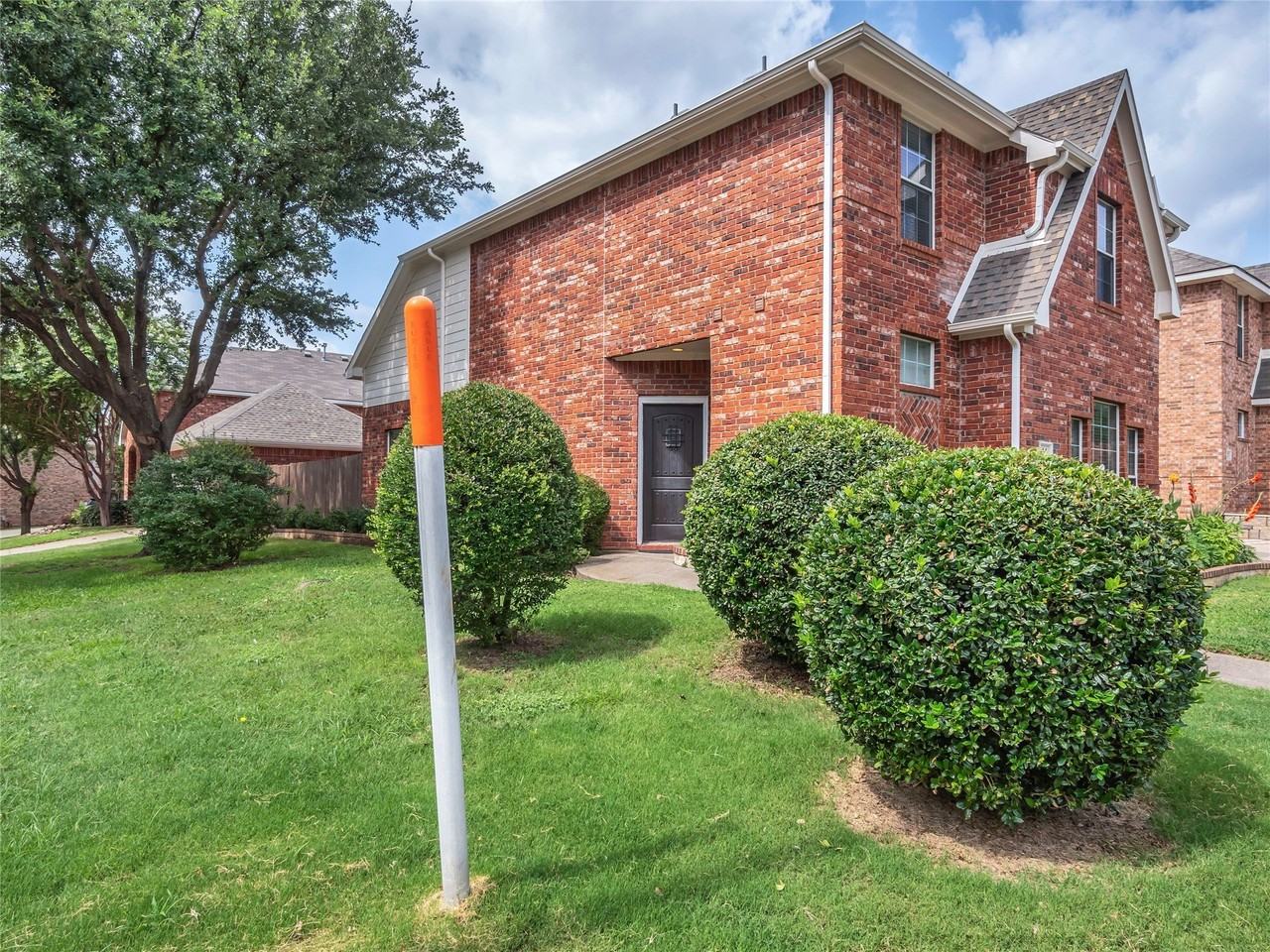 114 Constitution Dr - Photo 4 of 28