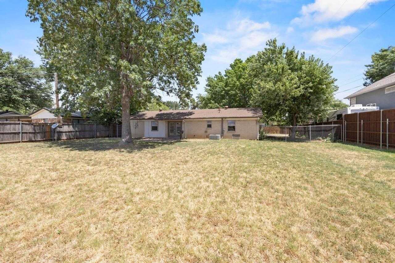 2921 Needles St - Photo 3 of 14