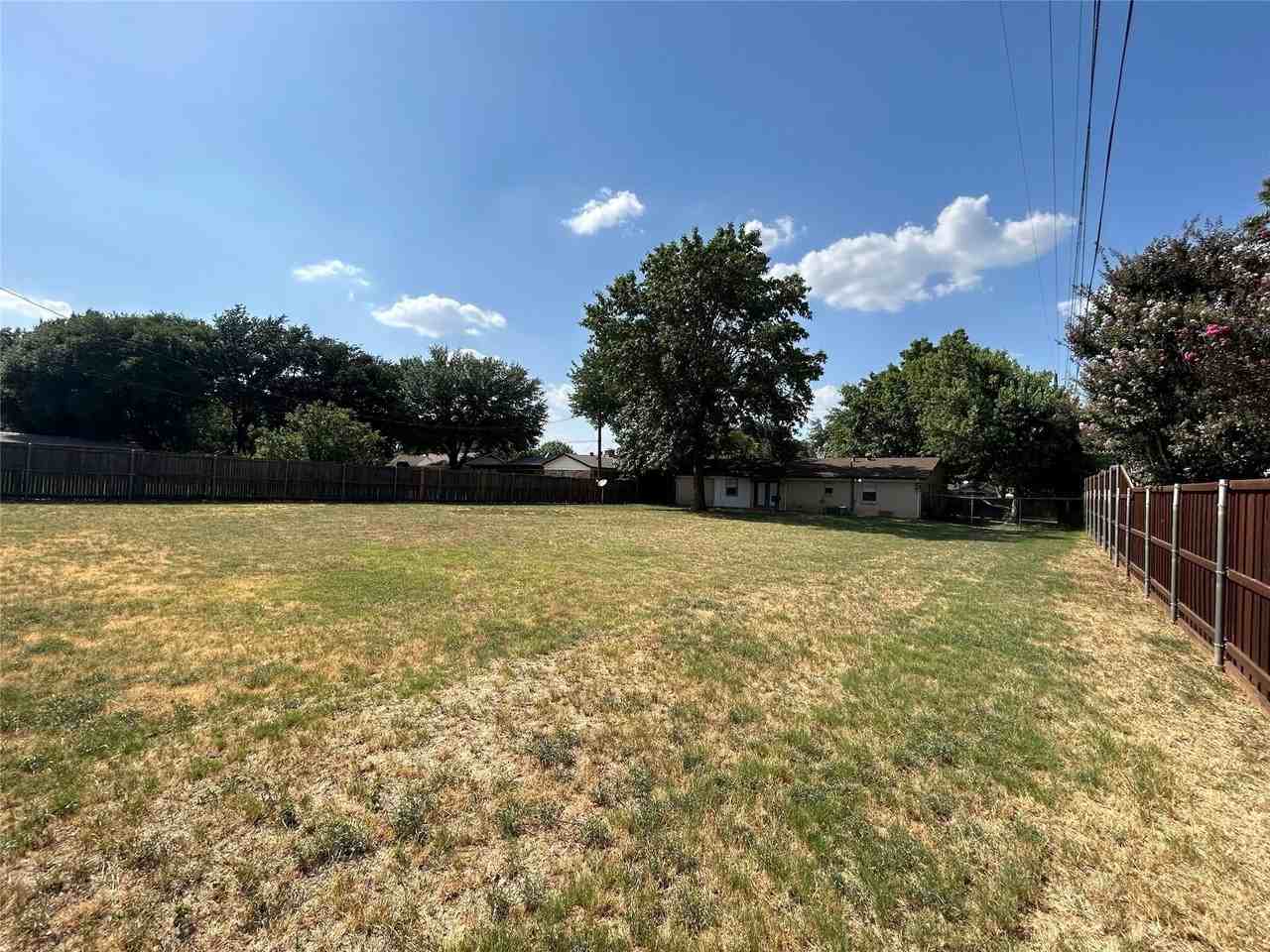2921 Needles St - Photo 4 of 14