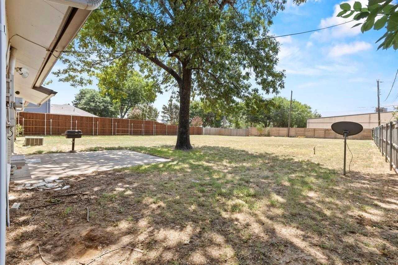 2921 Needles St - Photo 5 of 14