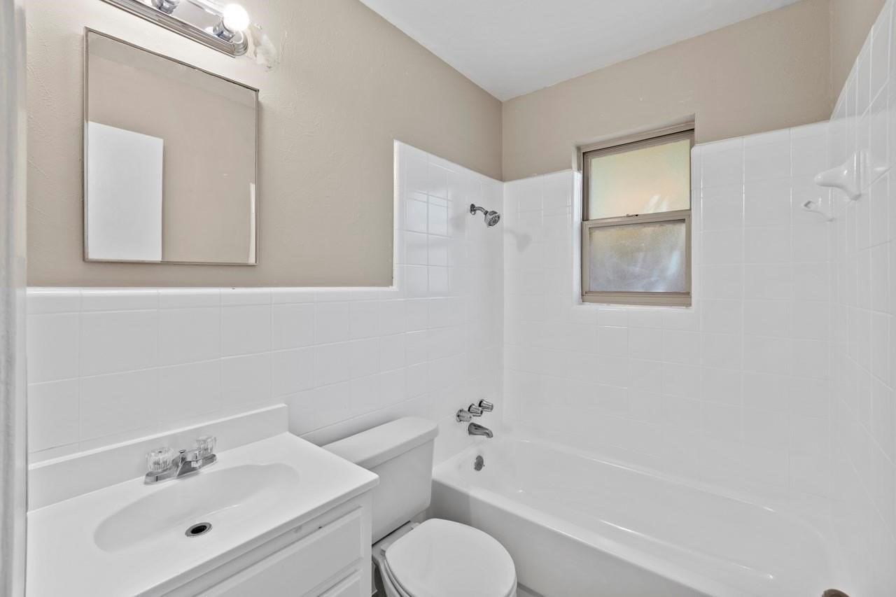 2921 Needles St - Photo 6 of 14