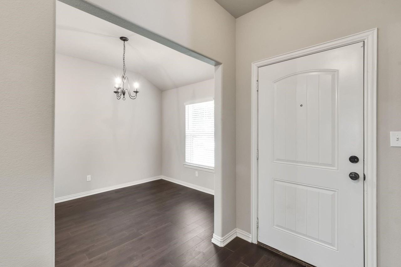 3608 Brookstone Dr - Photo 5 of 30