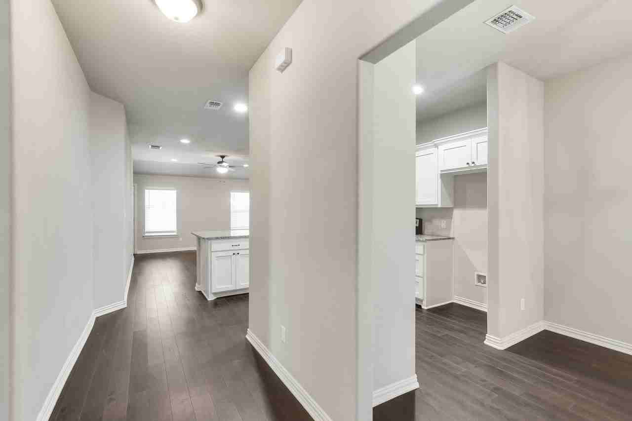 3608 Brookstone Dr - Photo 6 of 30