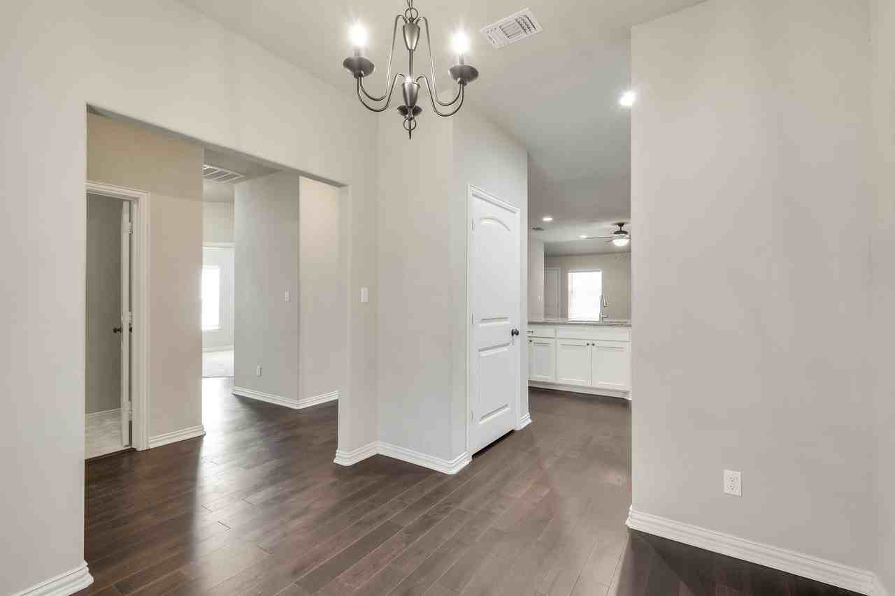 3608 Brookstone Dr - Photo 7 of 30
