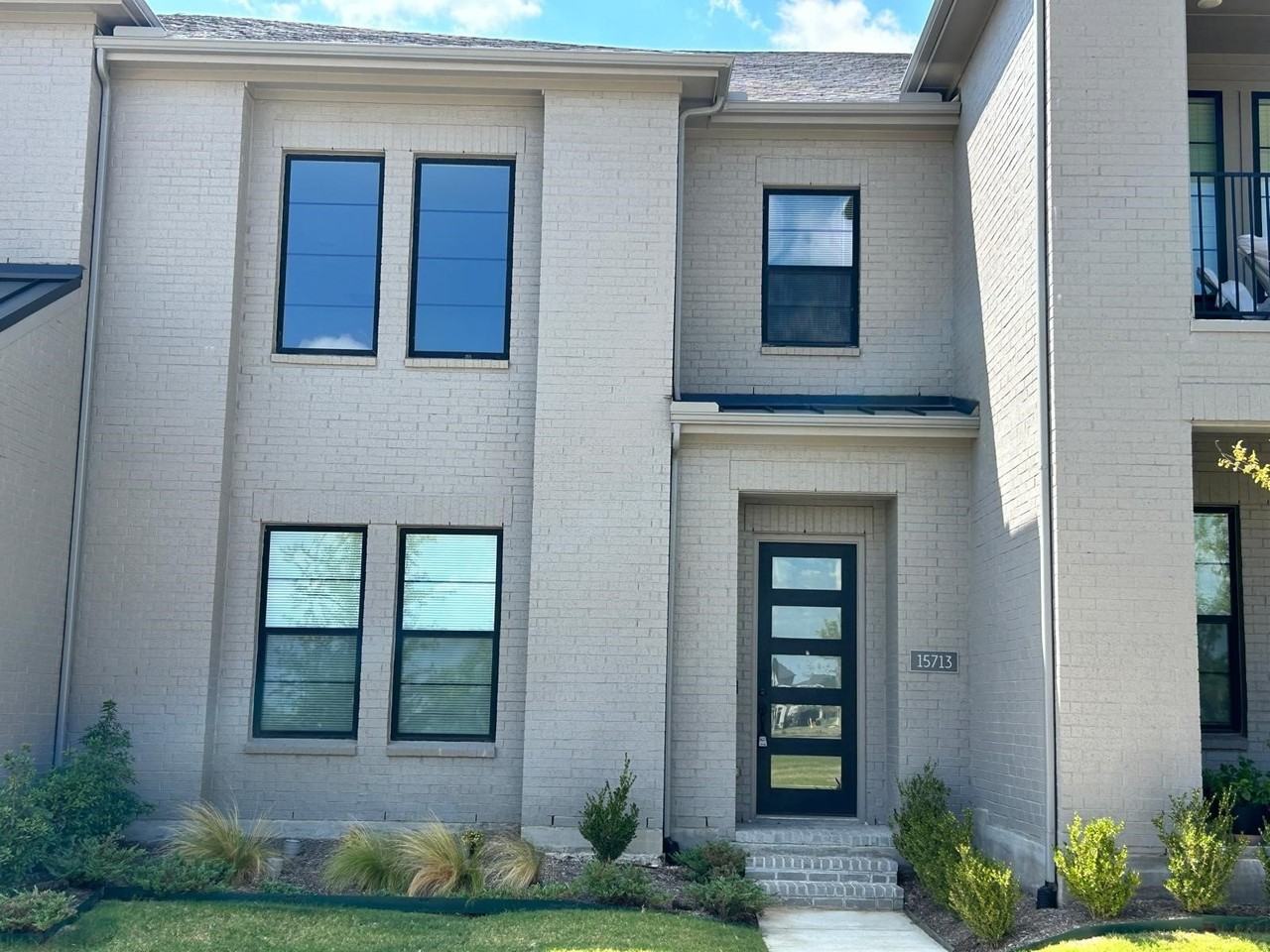 15713 Palmwood Rd - Photo 2 of 32