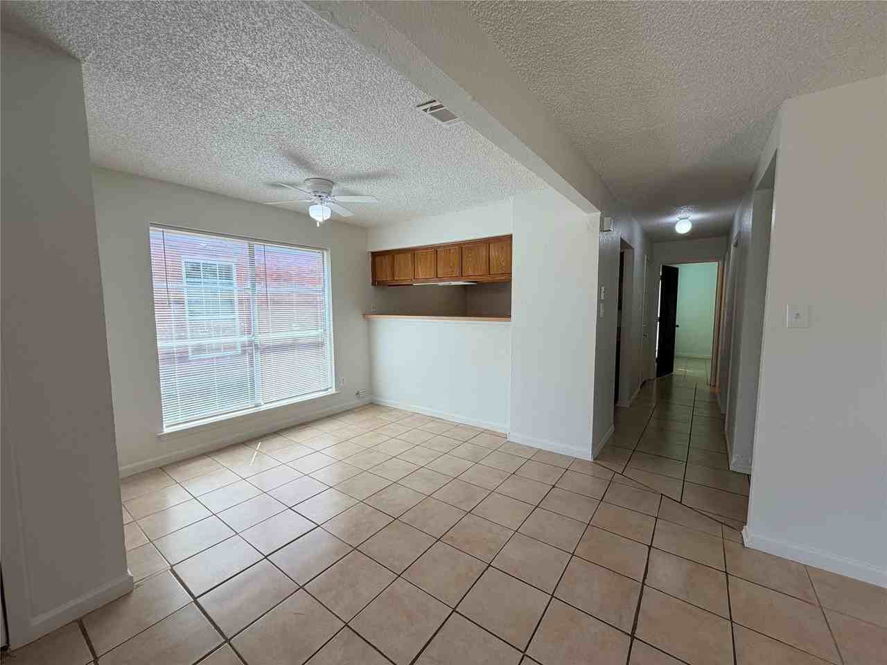 2410 Summer Place Dr - Photo 5 of 17