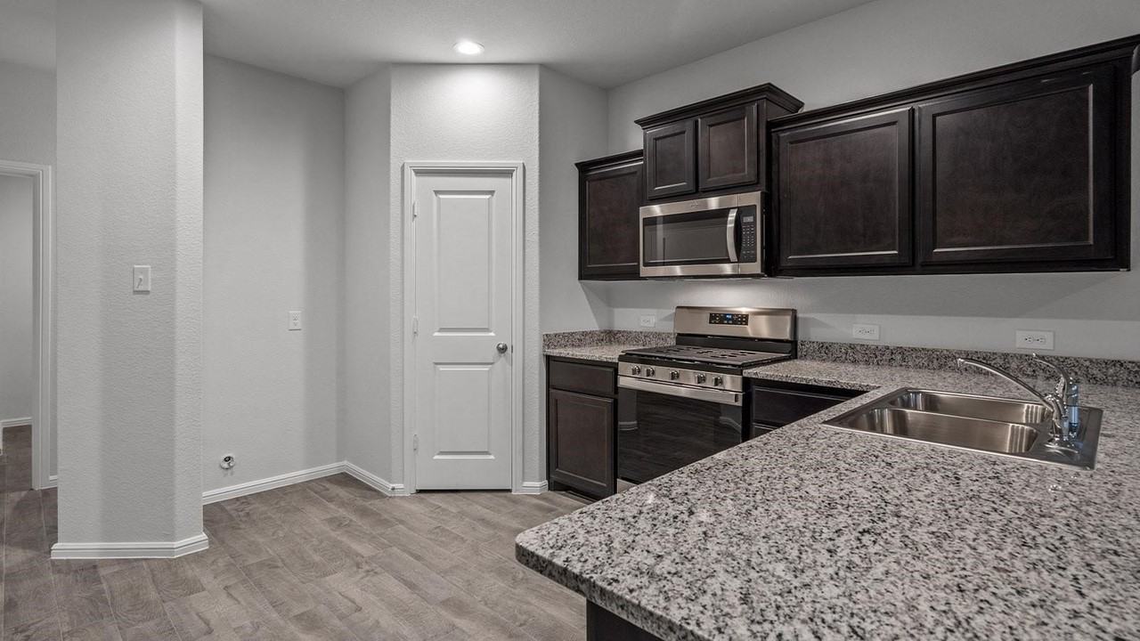 5500 Gold Pond Dr - Photo 4 of 38