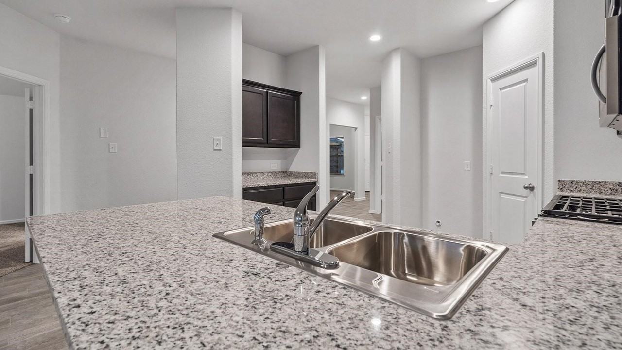 5500 Gold Pond Dr - Photo 5 of 38