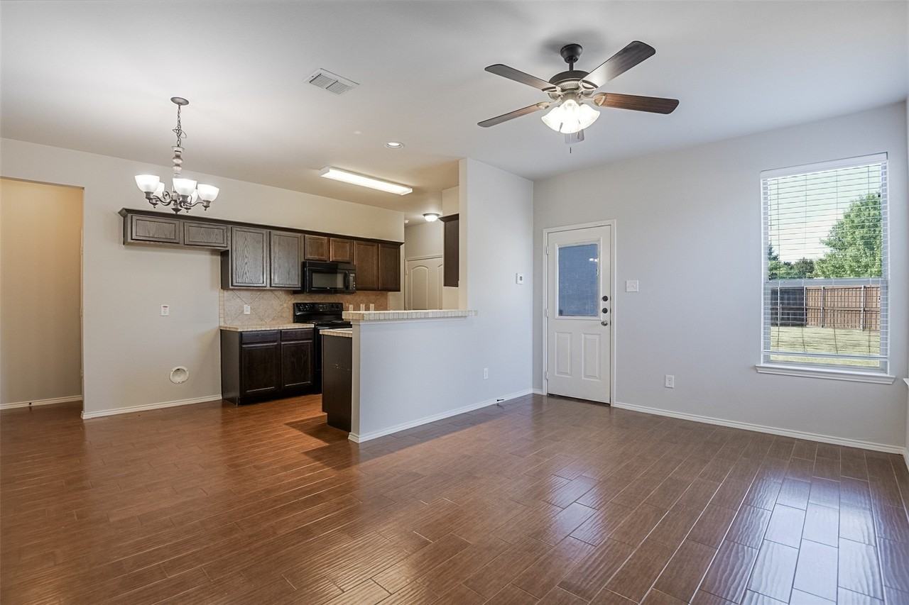 2515 Sedona St - Photo 2 of 26