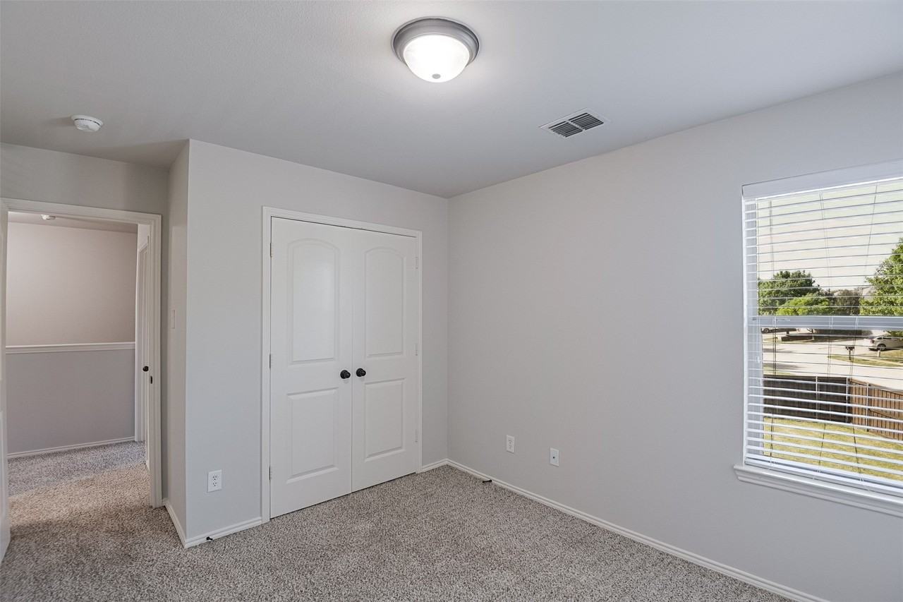 2515 Sedona St - Photo 4 of 26