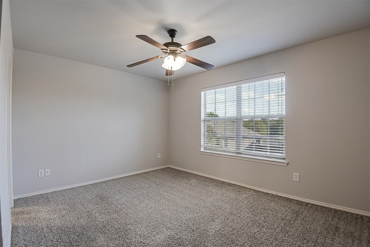 2515 Sedona St - Photo 5 of 26