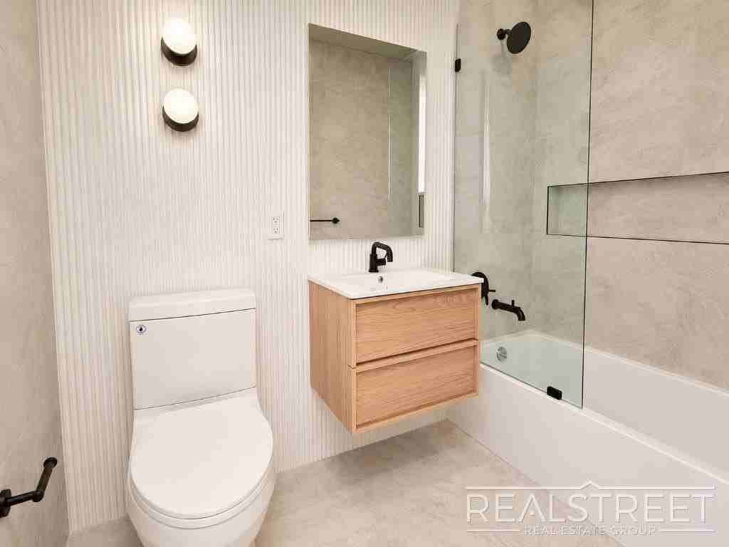 972 Bushwick Ave #6D - Photo 7 of 16