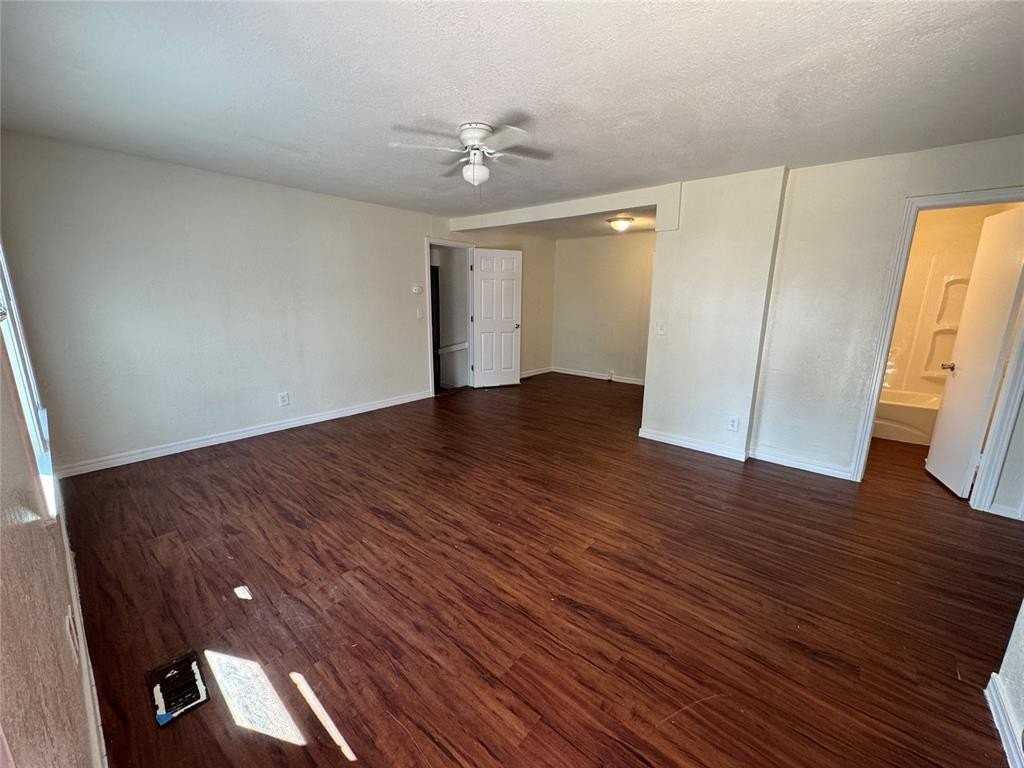 1307 Sheffield Rd - Photo 3 of 15