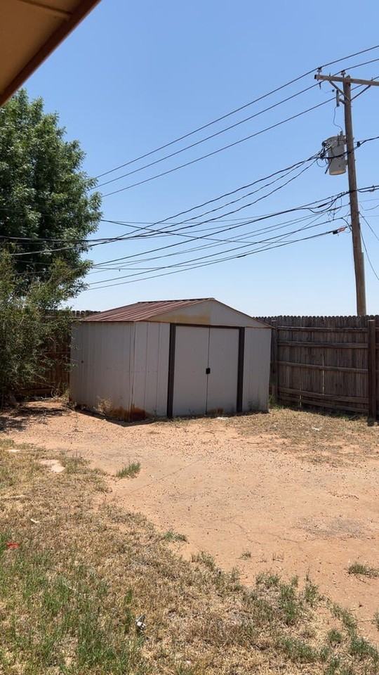3011 Whittle Way - Photo 2 of 19